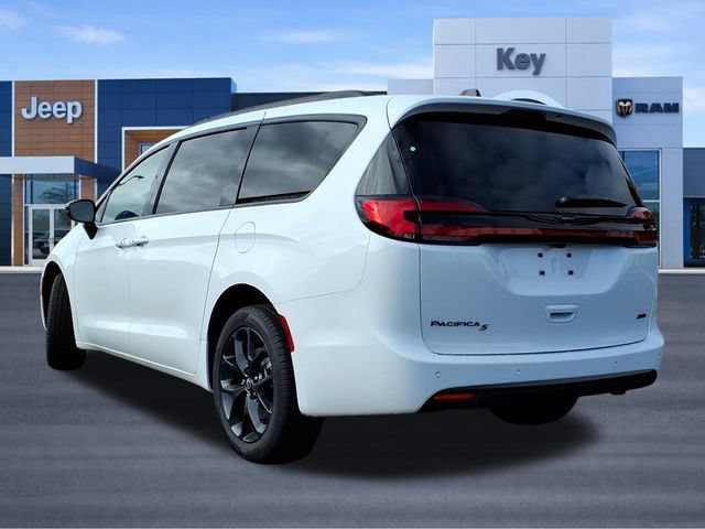New 2026 Chrysler Pacifica Select w/ S Appearance Package AWD/4WD image 5