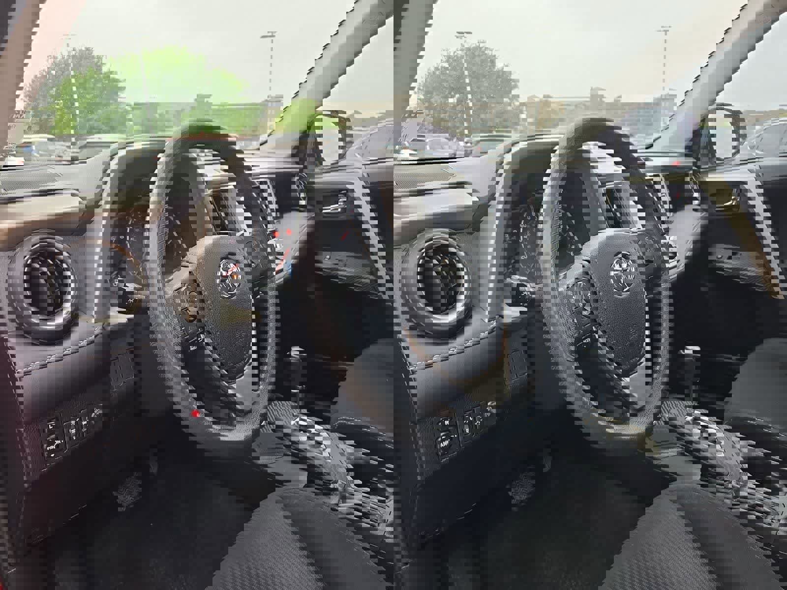 Used 2014 Toyota RAV4 XLE FWD image 2