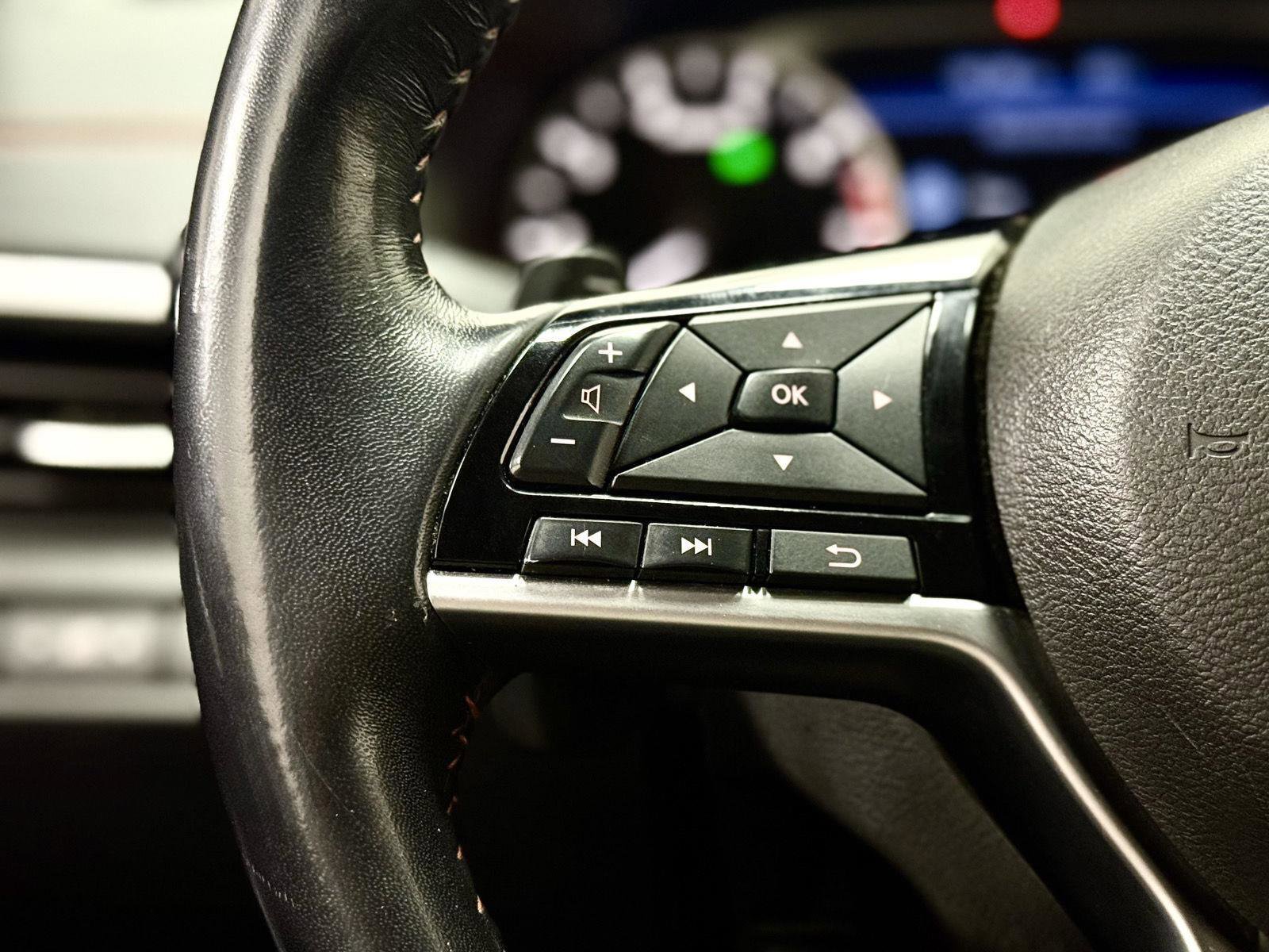 Used 2019 Nissan Altima 2.5 SR FWD image 16