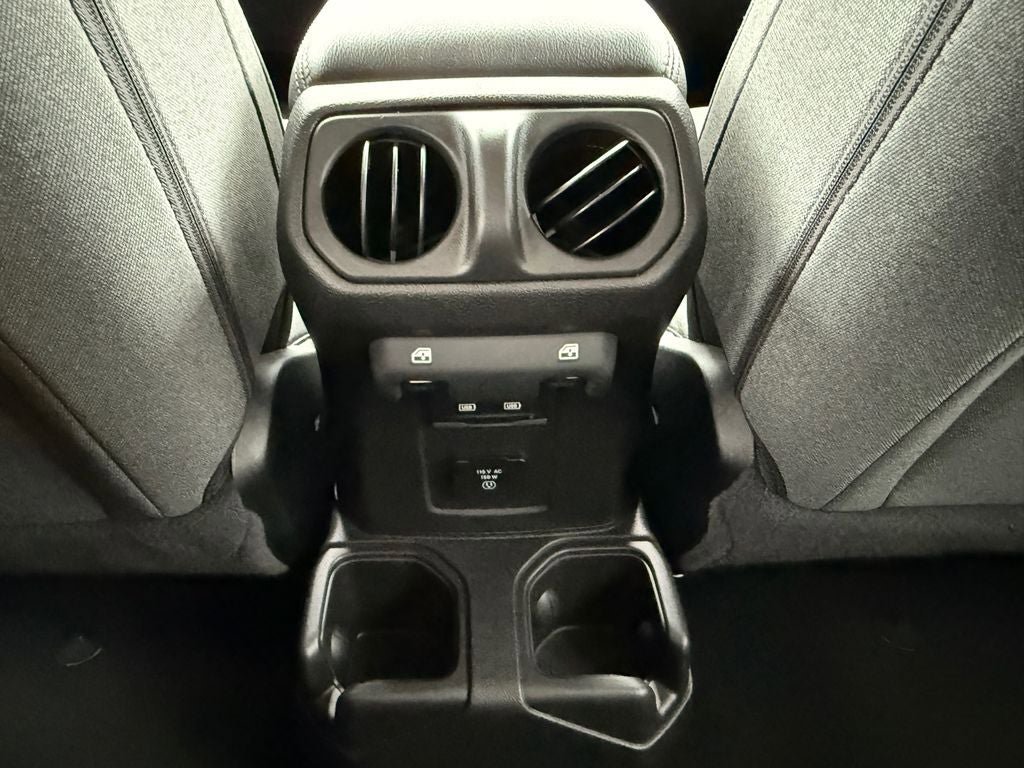 Used 2025 Jeep Wrangler Unlimited Sahara AWD/4WD image 14