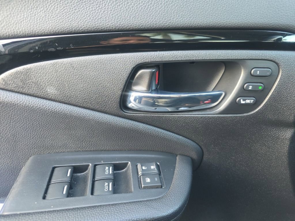 Used 2021 Honda Pilot Touring image 5