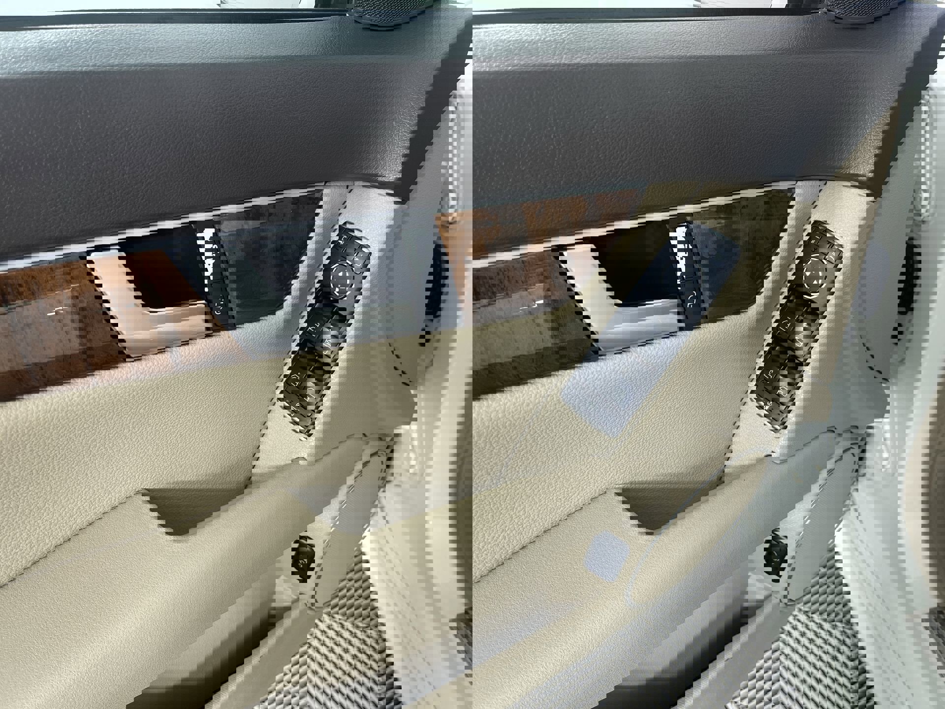 Used 2012 Mercedes-Benz C 300 4MATIC Sedan image 14