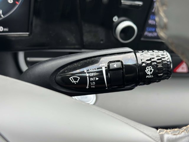 Used 2021 Hyundai Elantra SEL w/ Convenience + Premium Package FWD image 27