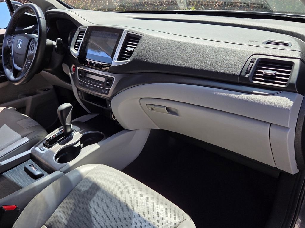 Certified 2019 Honda Ridgeline RTL-T image 16