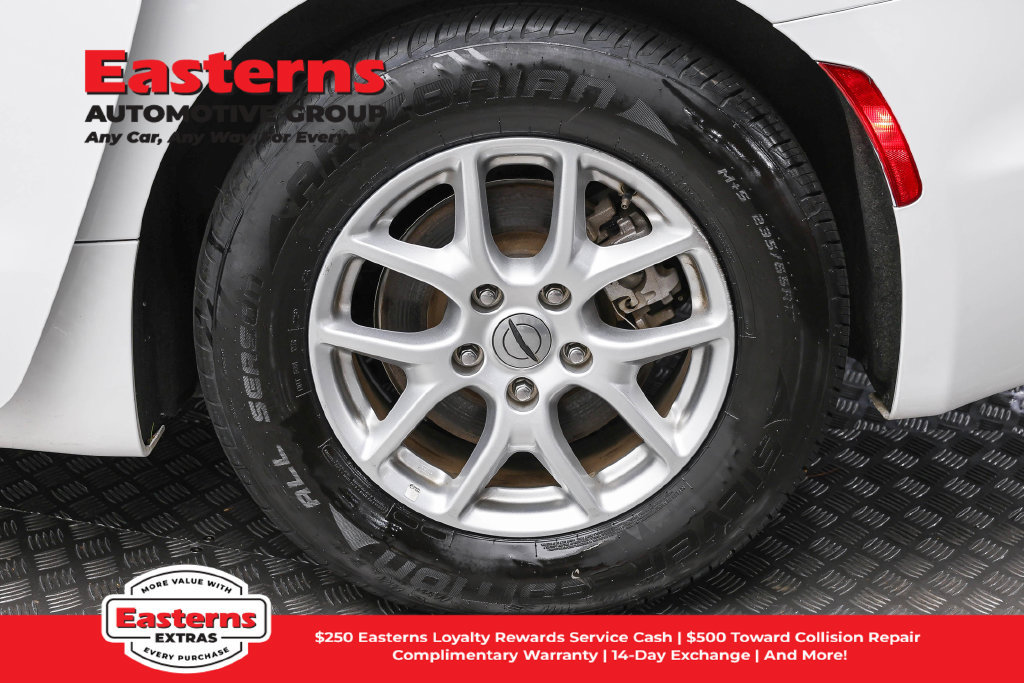 Used 2023 Chrysler Pacifica Touring-L FWD image 9
