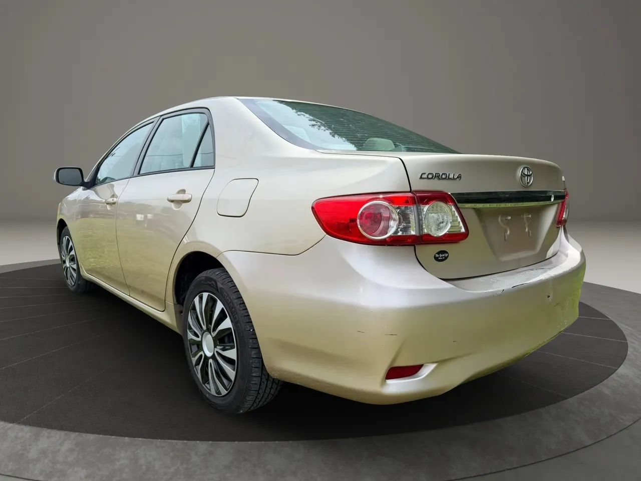 Used 2012 Toyota Corolla LE FWD image 3
