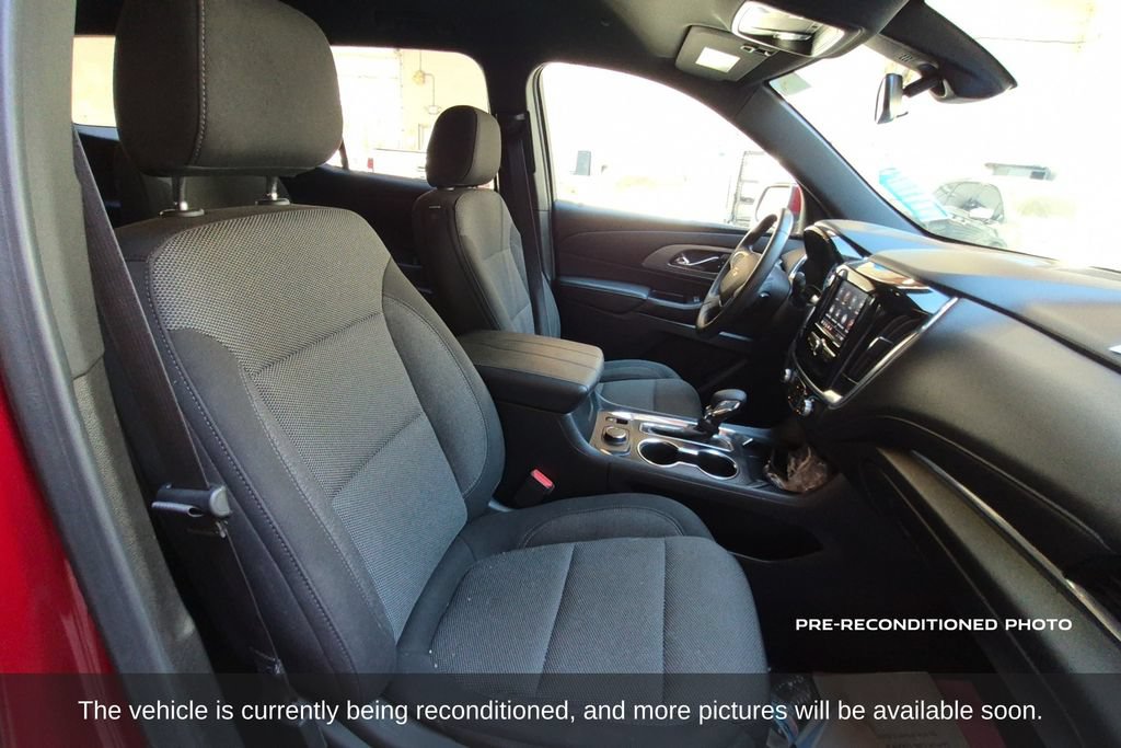 Used 2023 Chevrolet Traverse LT w/ LPO, Roadside Safety Package FWD image 15