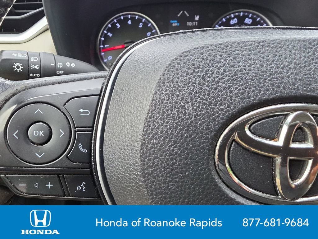 Used 2019 Toyota RAV4 XLE Premium FWD image 24