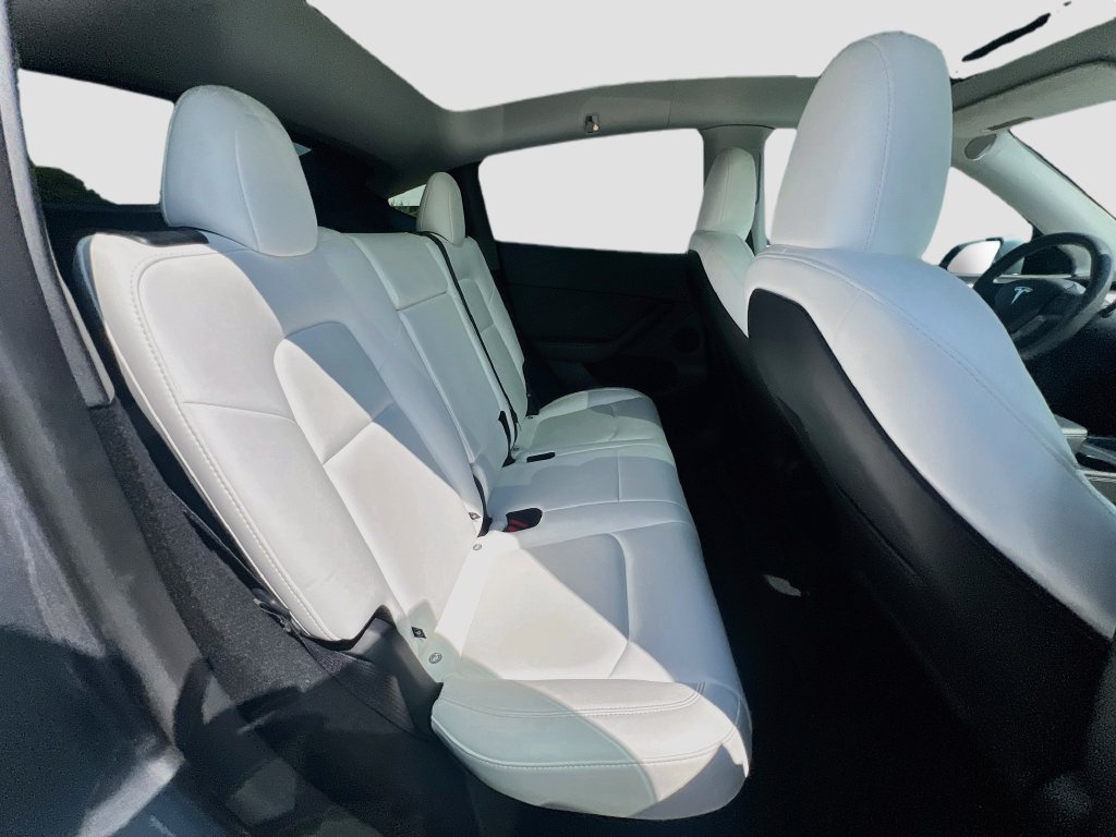 Used 2025 Tesla Model Y Long Range RWD image 25