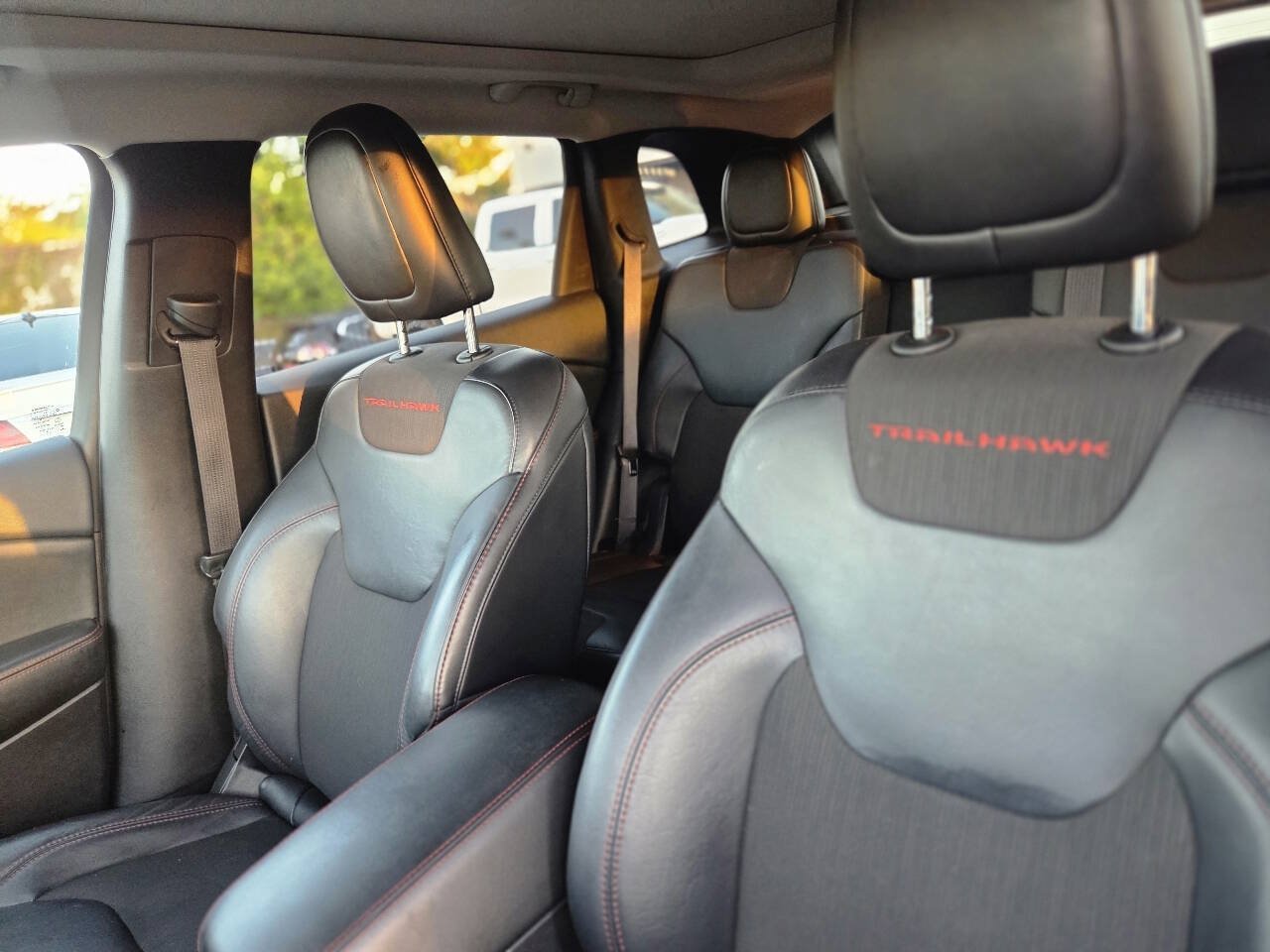 Used 2016 Jeep Cherokee Trailhawk w/ Comfort/Convenience Group AWD/4WD image 40