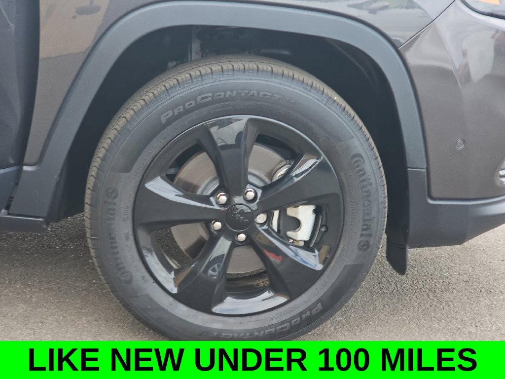 Used 2023 Jeep Cherokee Altitude Lux AWD/4WD image 40