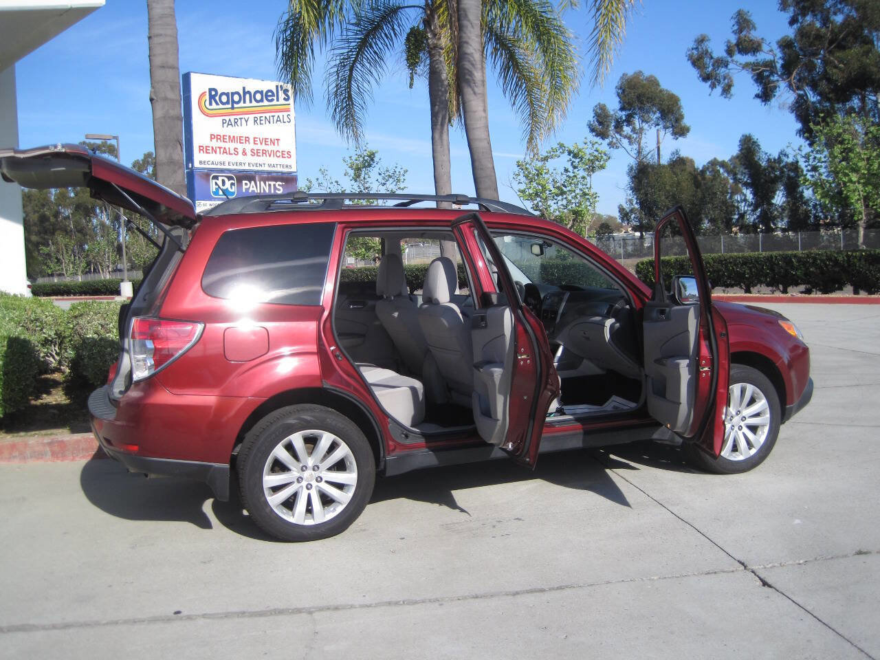 Used 2013 Subaru Forester 2.5X Premium w/ Popular Pkg 1 AWD/4WD image 4