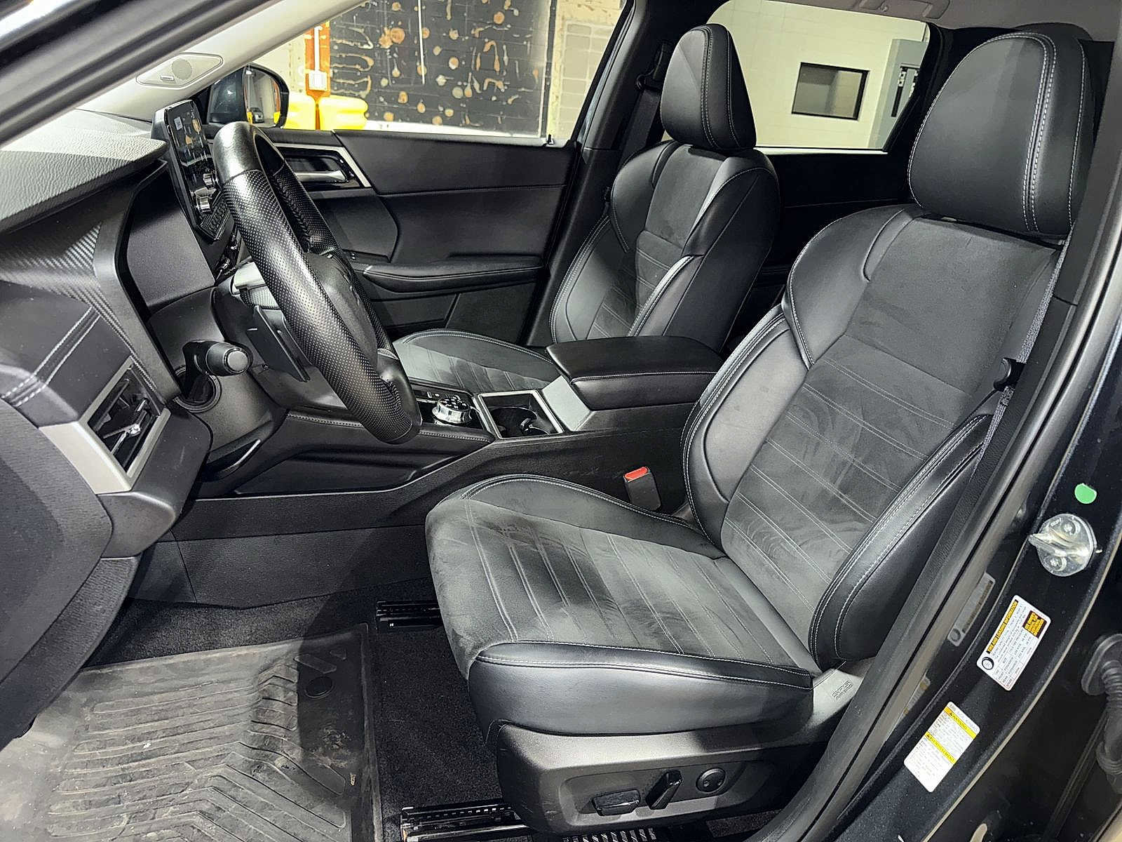 Used 2024 Mitsubishi Outlander Ralliart image 15