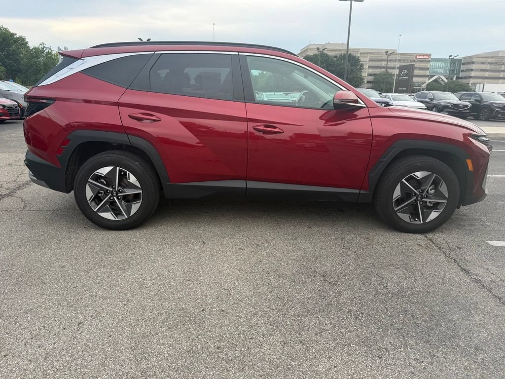Used 2025 Hyundai Tucson SEL AWD/4WD image 3