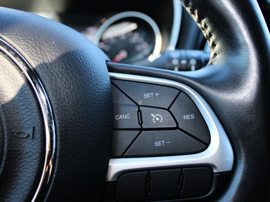 Used 2020 Jeep Compass Limited image 16