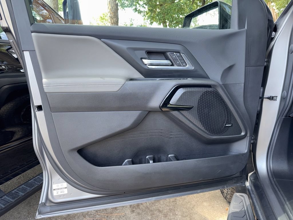 Used 2026 Chevrolet Silverado EV Trail Boss AWD/4WD image 28
