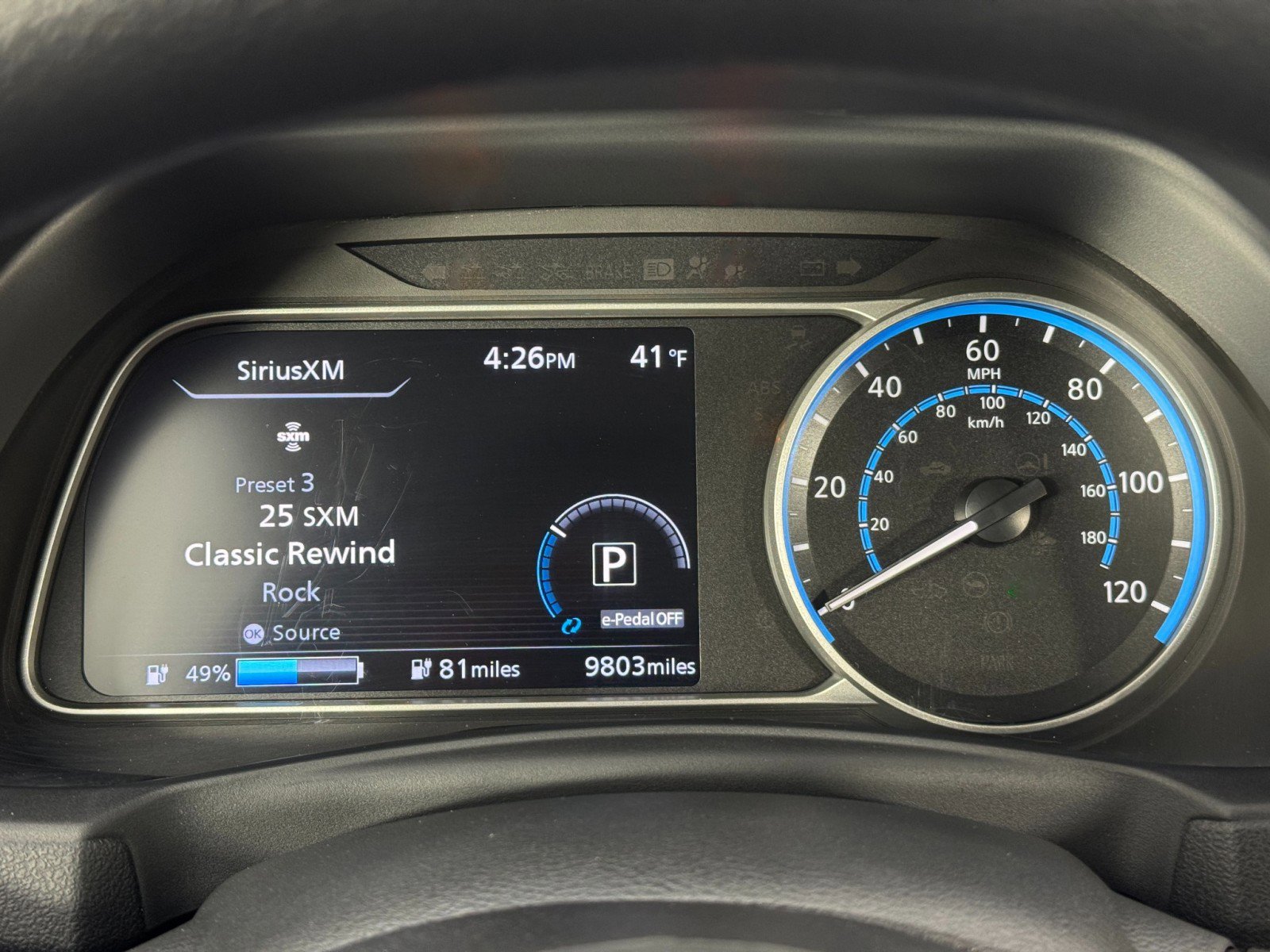 Used 2025 Nissan Leaf S image 17