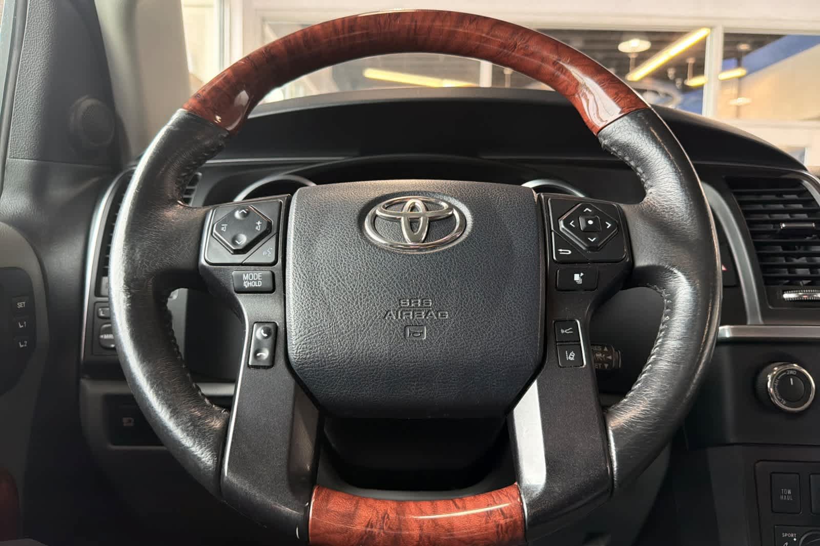 Used 2018 Toyota Sequoia Platinum w/ Carpet Mat Package AWD/4WD image 26