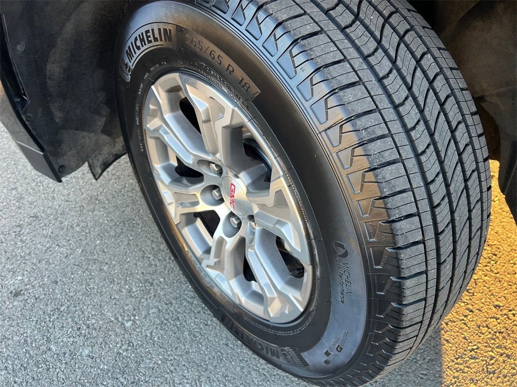 Used 2023 GMC Yukon XL SLE image 26