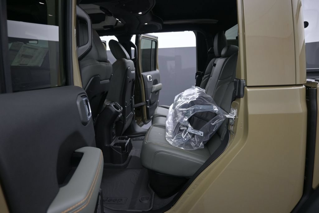 New 2026 Jeep Gladiator Mojave w/ Safety Group AWD/4WD image 13