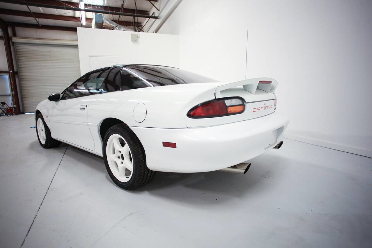 Used 2000 Chevrolet Camaro Z28 w/ SS Performance/Appearance Pkg RWD image 6