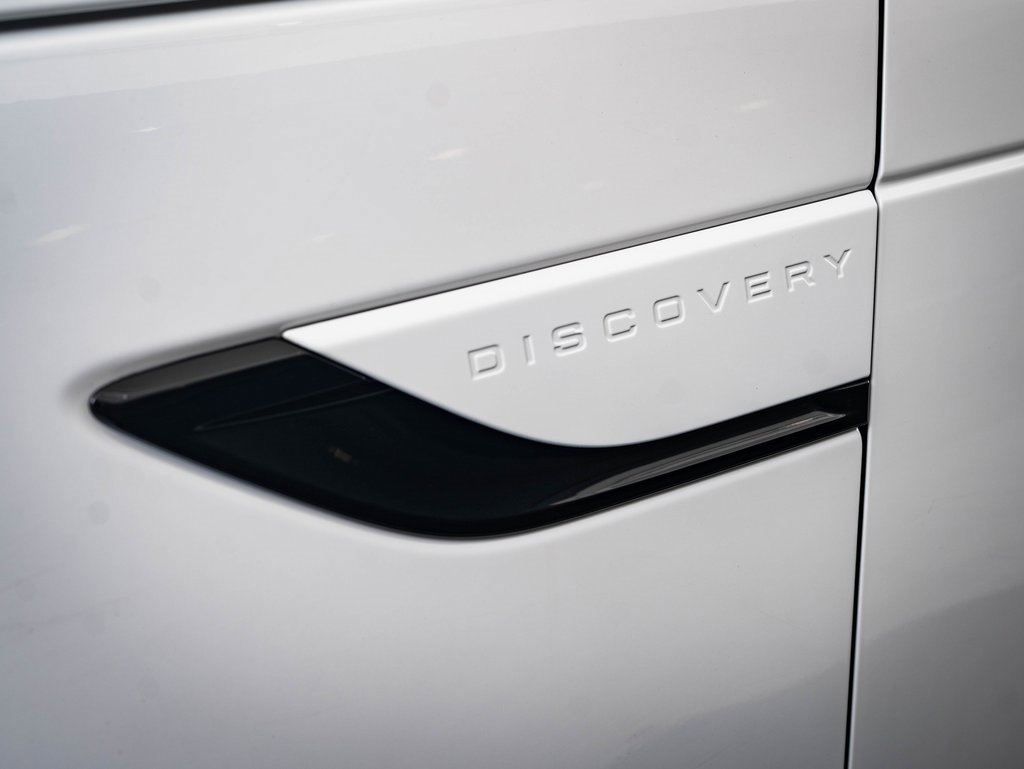 Used 2023 Land Rover Discovery S R-Dynamic image 9