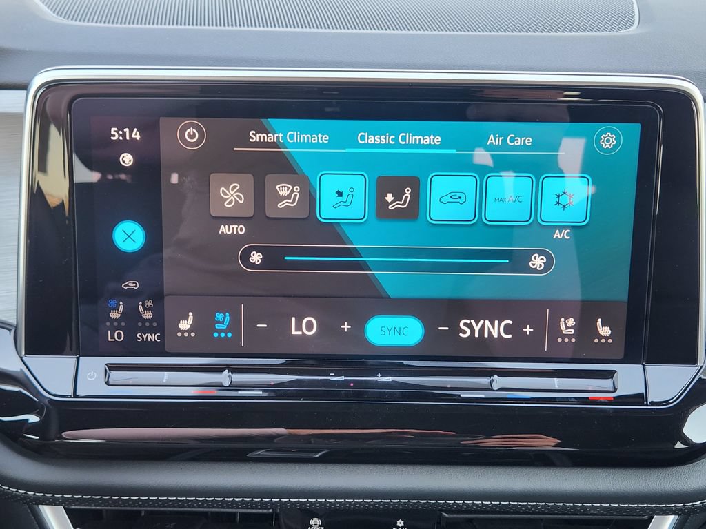 Used 2026 Volkswagen Atlas Cross Sport SE FWD image 19