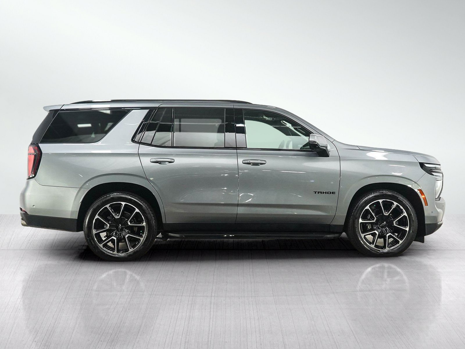 Used 2026 Chevrolet Tahoe RST w/ RST Capability Package AWD/4WD image 6