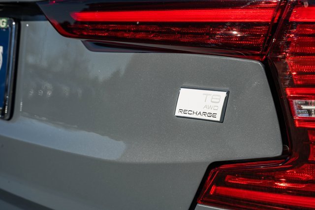 Used 2023 Volvo S60 T8 Plus image 7