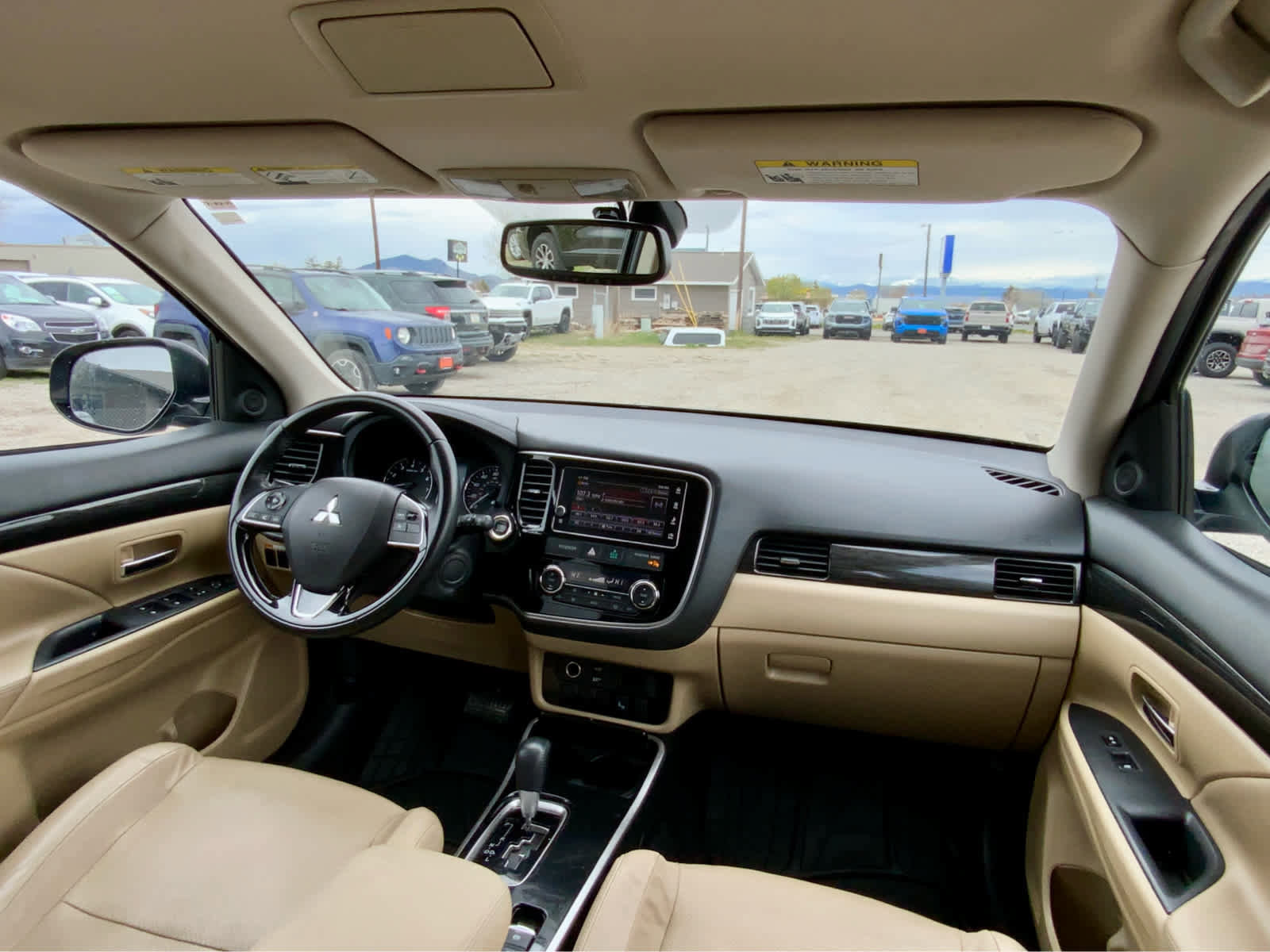 Used 2018 Mitsubishi Outlander SEL AWD/4WD image 31