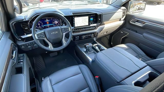 Used 2025 Chevrolet Silverado 1500 LT Trail Boss w/ LT Trail Boss Premium Package AWD/4WD image 16