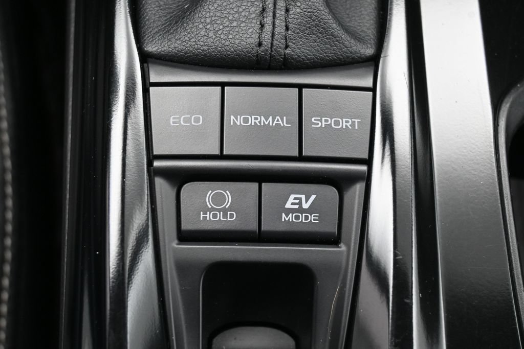 Used 2025 Toyota Camry SE FWD image 25