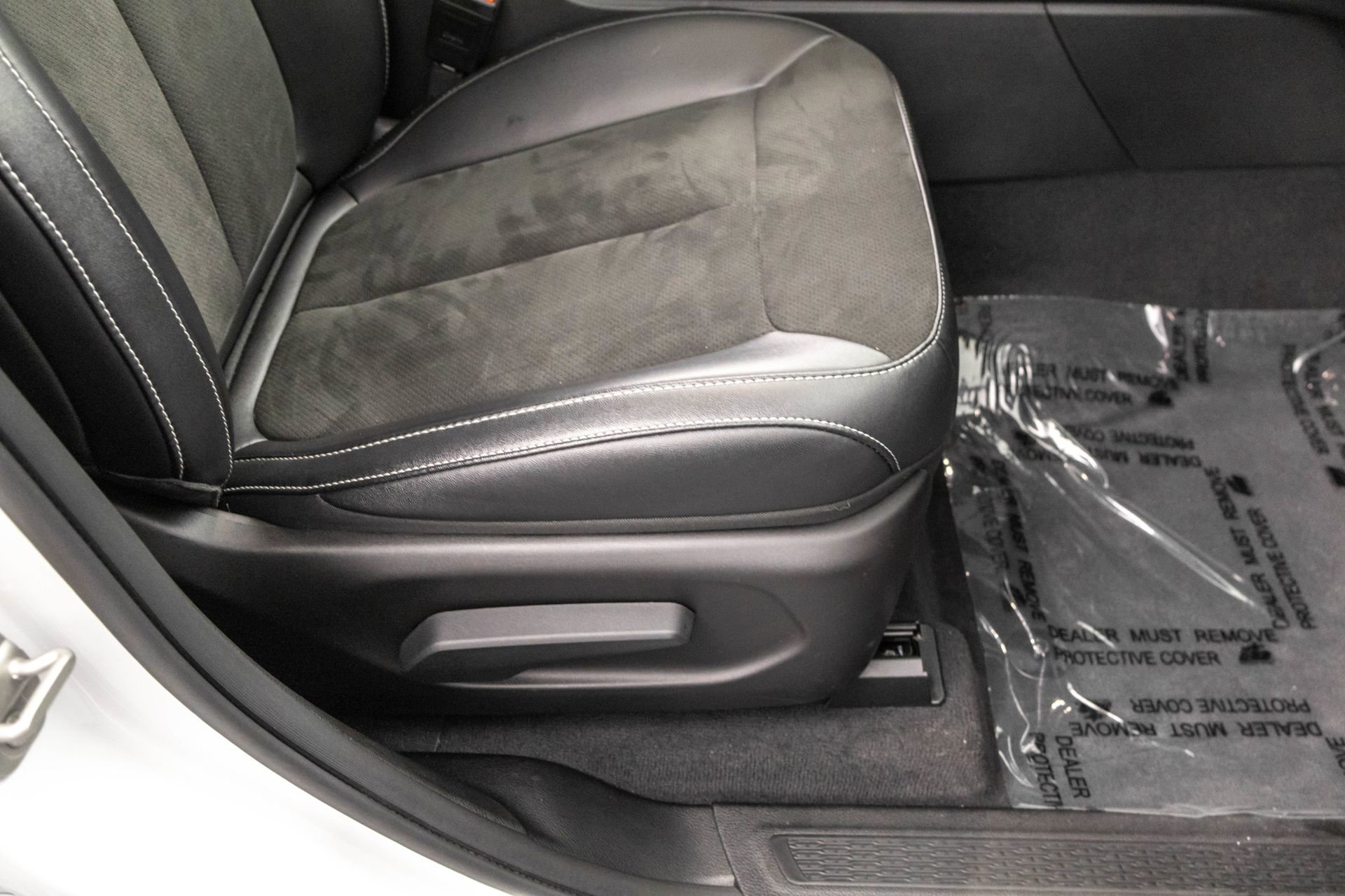 Used 2023 Jeep Grand Cherokee L Laredo AWD/4WD image 41