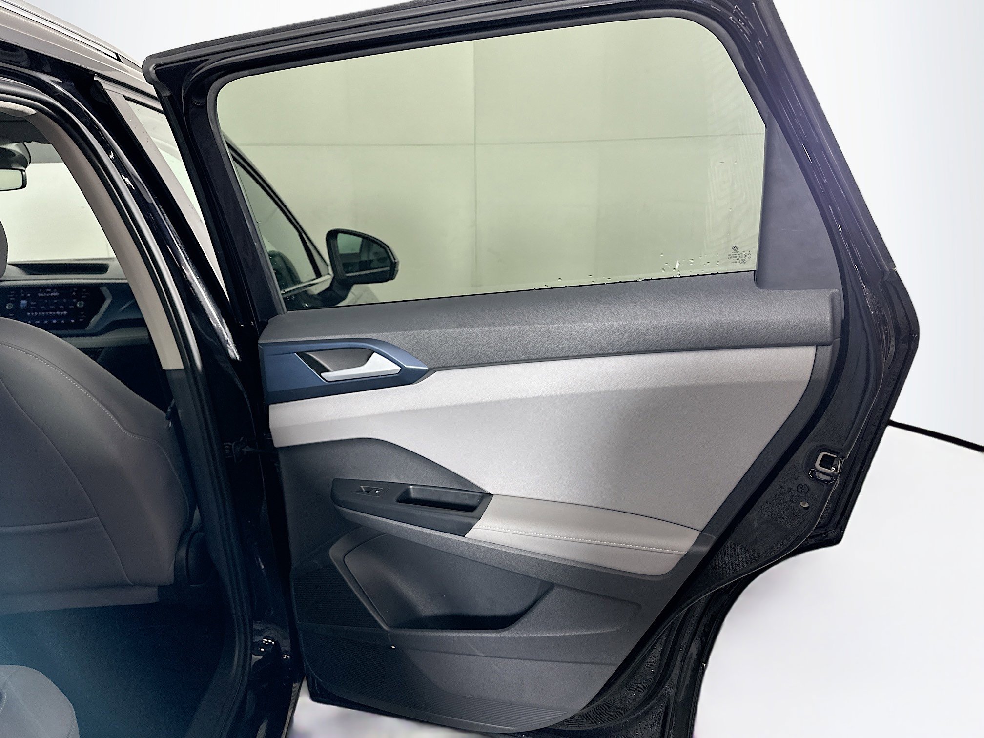 Used 2024 Volkswagen Taos SE image 27