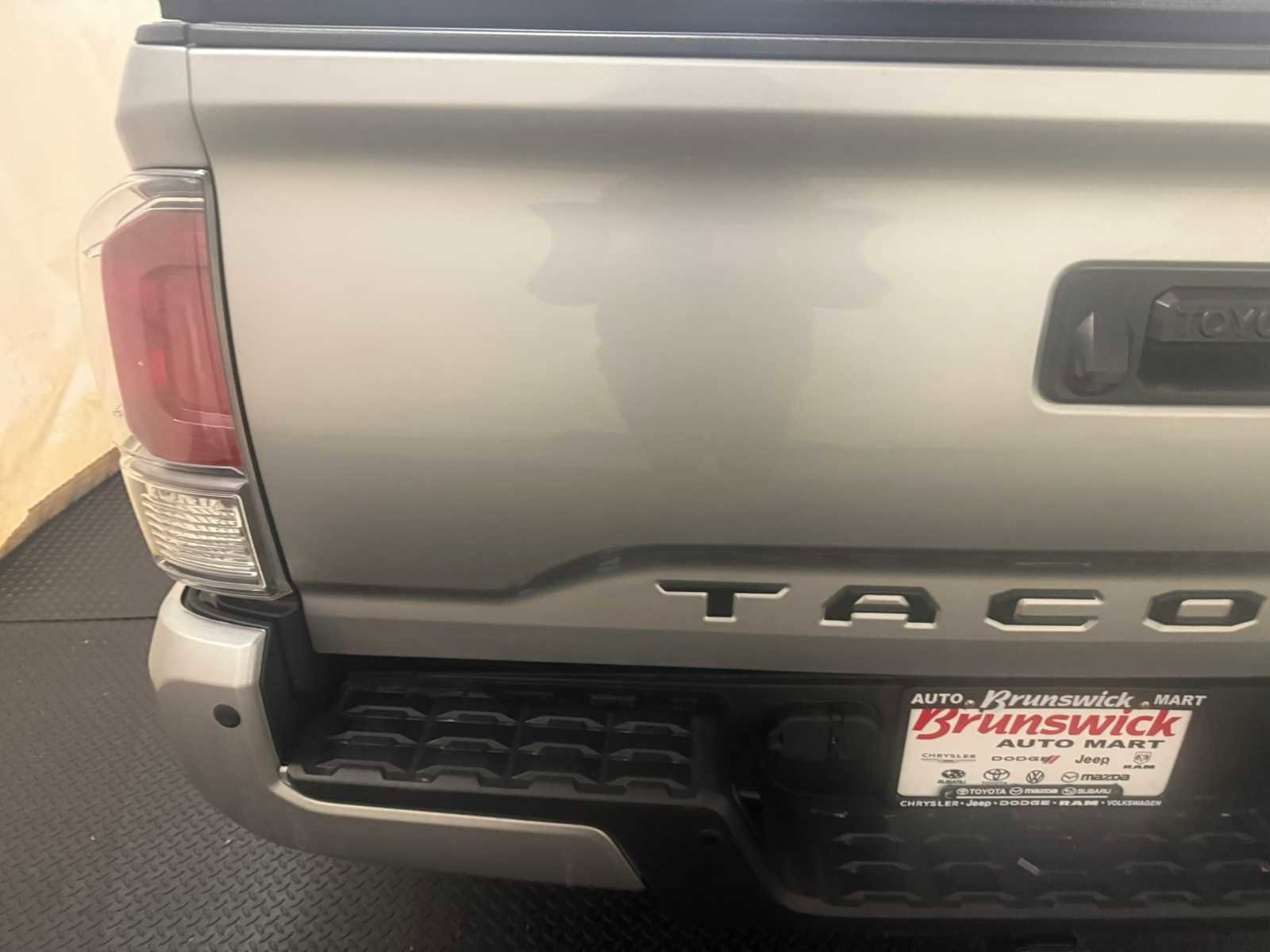 Used 2023 Toyota Tacoma TRD Sport image 17