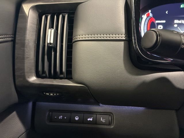 New 2026 Nissan Pathfinder Platinum image 15