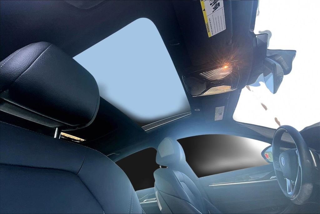 Used 2023 BMW 530e xDrive 530e iPerformance w/ Premium Package image 22