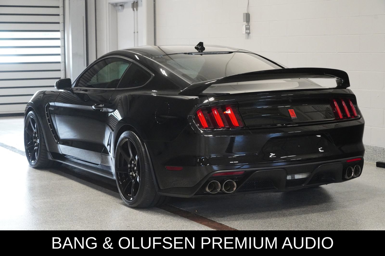Used 2020 Ford Mustang Shelby GT350R w/ GT350R Equipment Group 920A RWD image 4