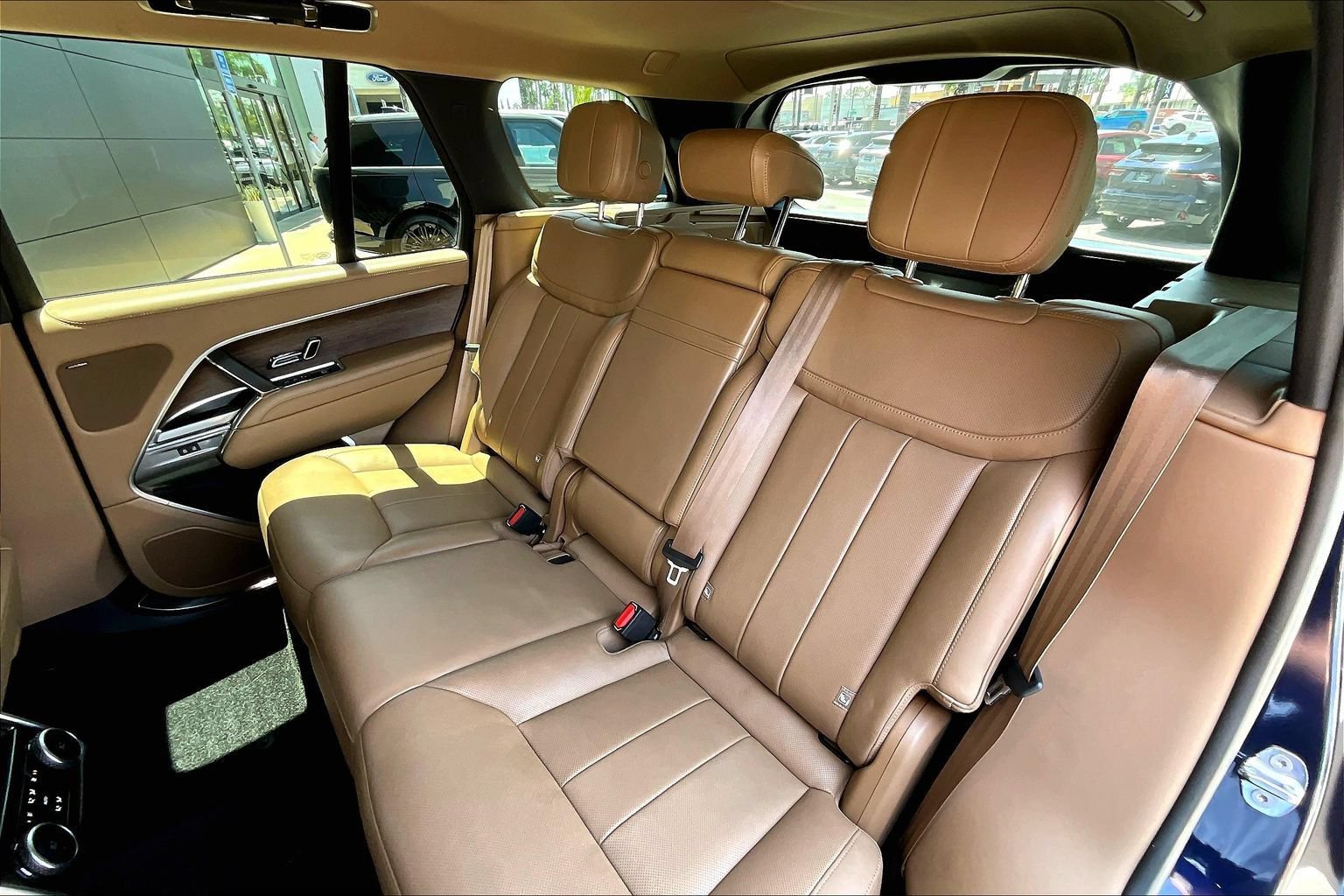Certified 2023 Land Rover Range Rover SE AWD/4WD image 25