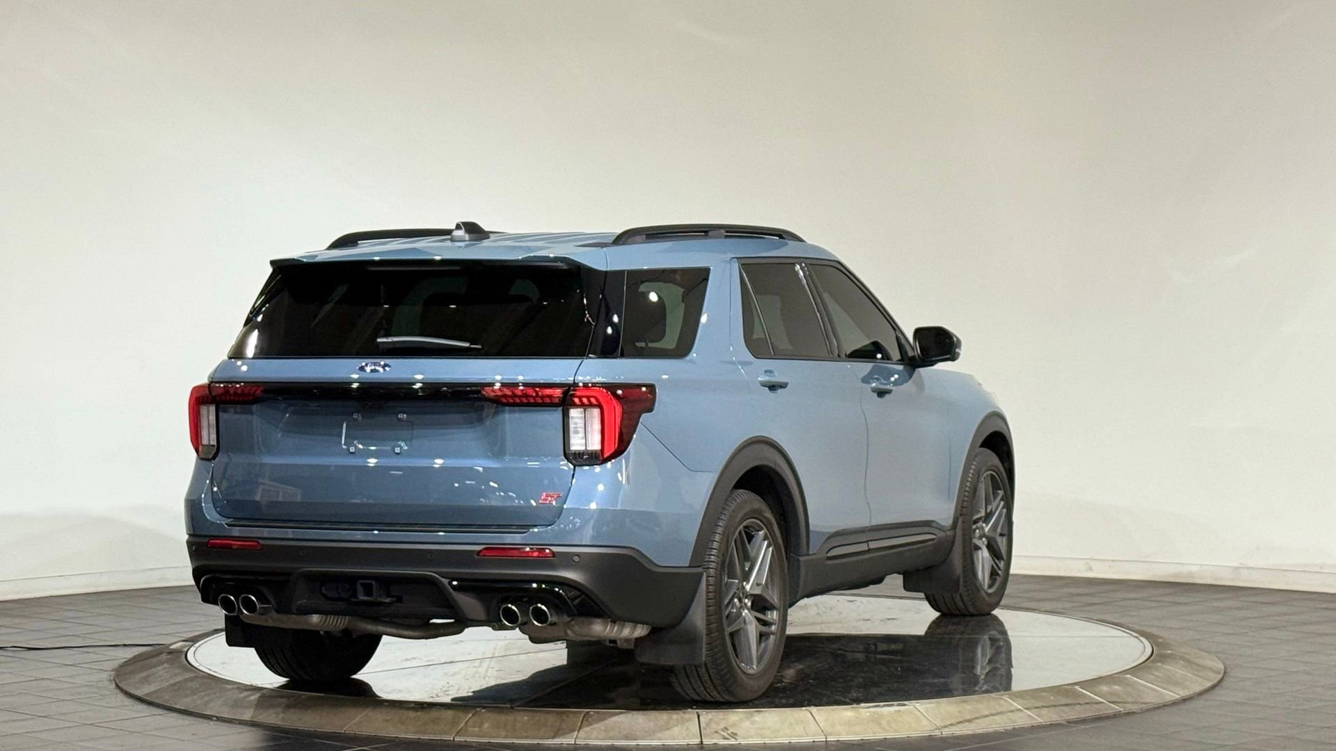 Used 2025 Ford Explorer ST w/ Sun And Sound Package image 10