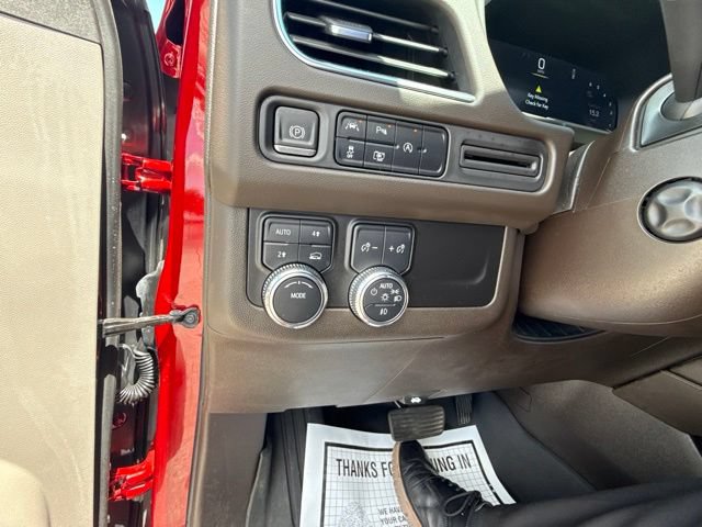 Certified 2023 GMC Yukon SLT w/ SLT Premium Package AWD/4WD image 23