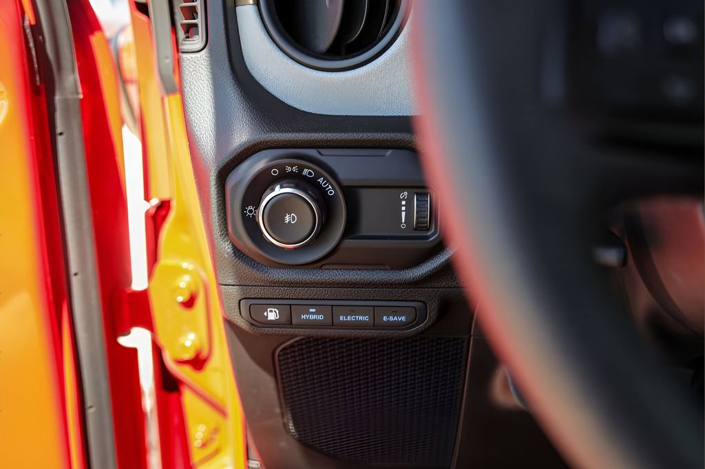 Used 2025 Jeep Wrangler Unlimited Sport S 4xe w/ Convenience Group image 15