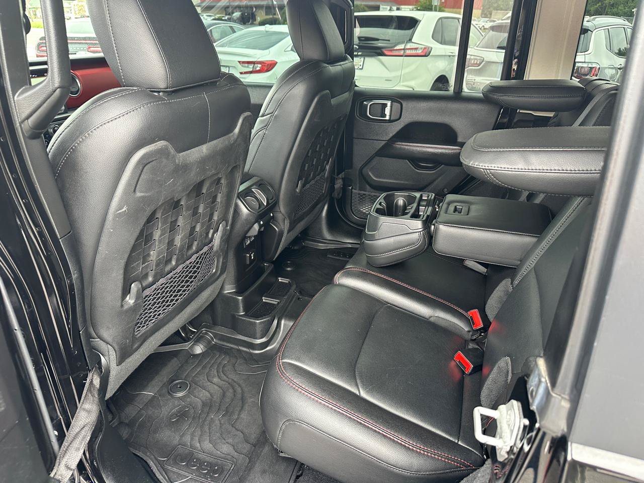 Used 2019 Jeep Wrangler Unlimited Rubicon AWD/4WD image 17