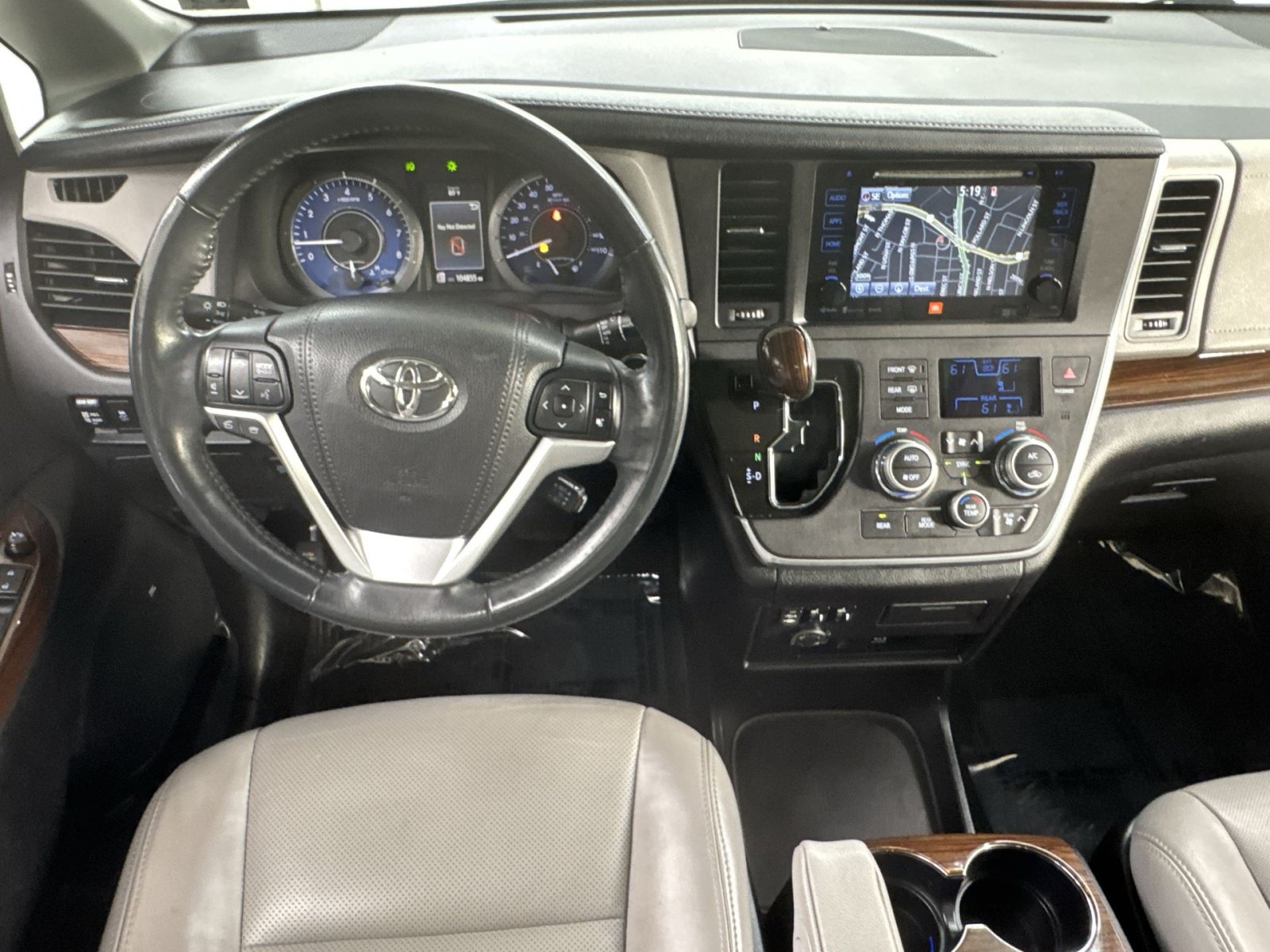 Used 2017 Toyota Sienna Limited Premium AWD/4WD image 35