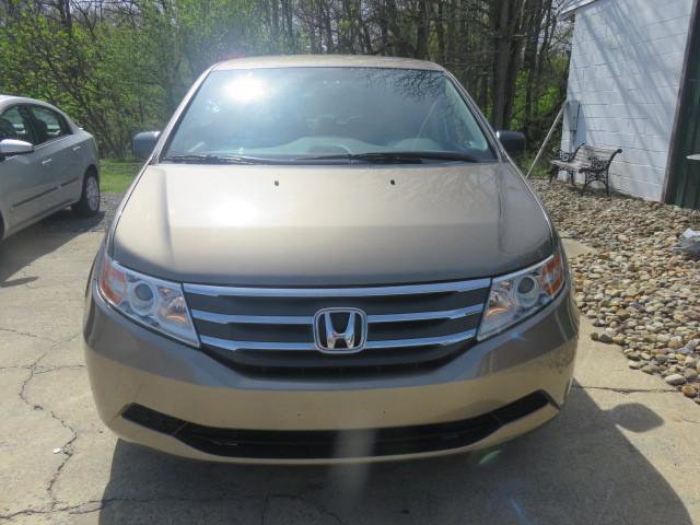Used 2011 Honda Odyssey LX image 2