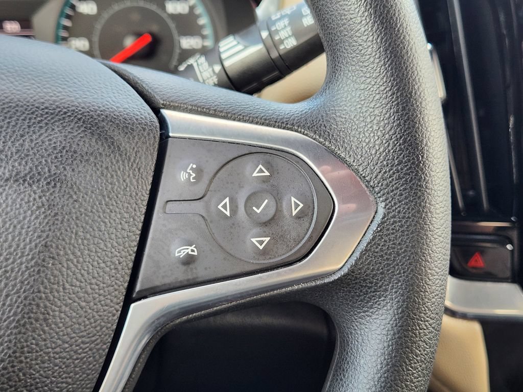 Used 2023 Chevrolet Traverse LS FWD image 30