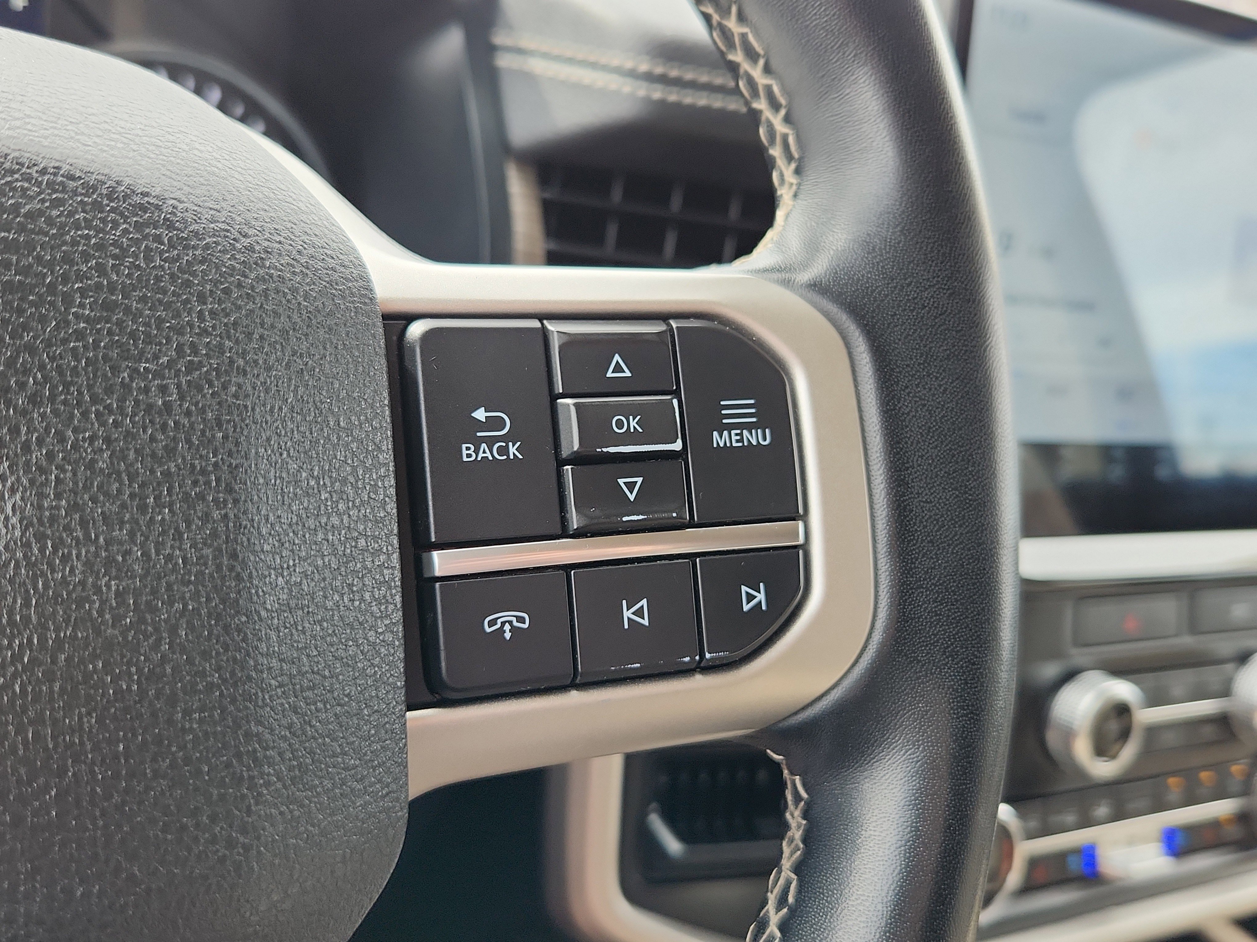 Used 2023 Ford Expedition Limited image 17