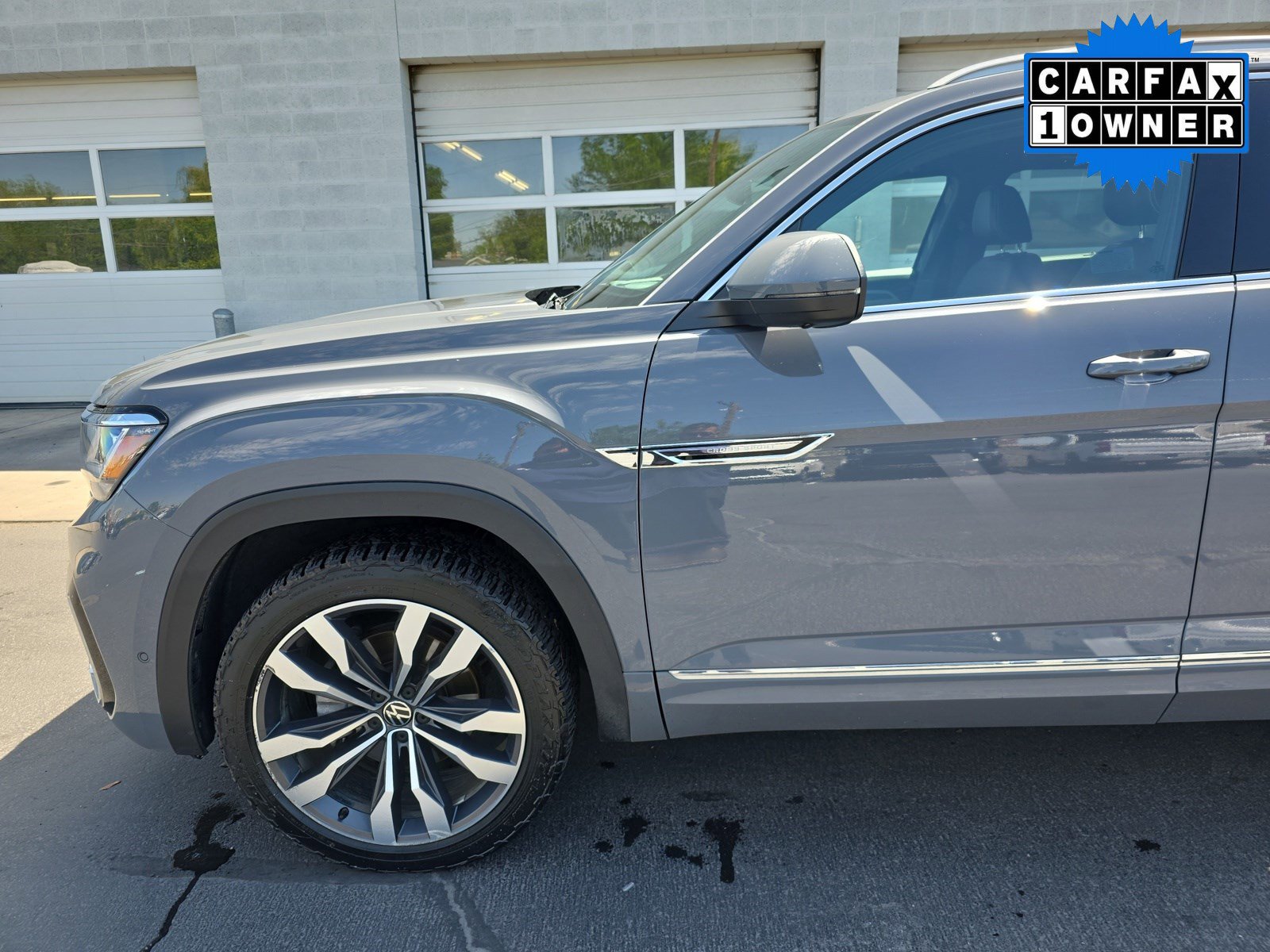 Used 2022 Volkswagen Atlas Cross Sport SEL Premium R-Line AWD/4WD image 17
