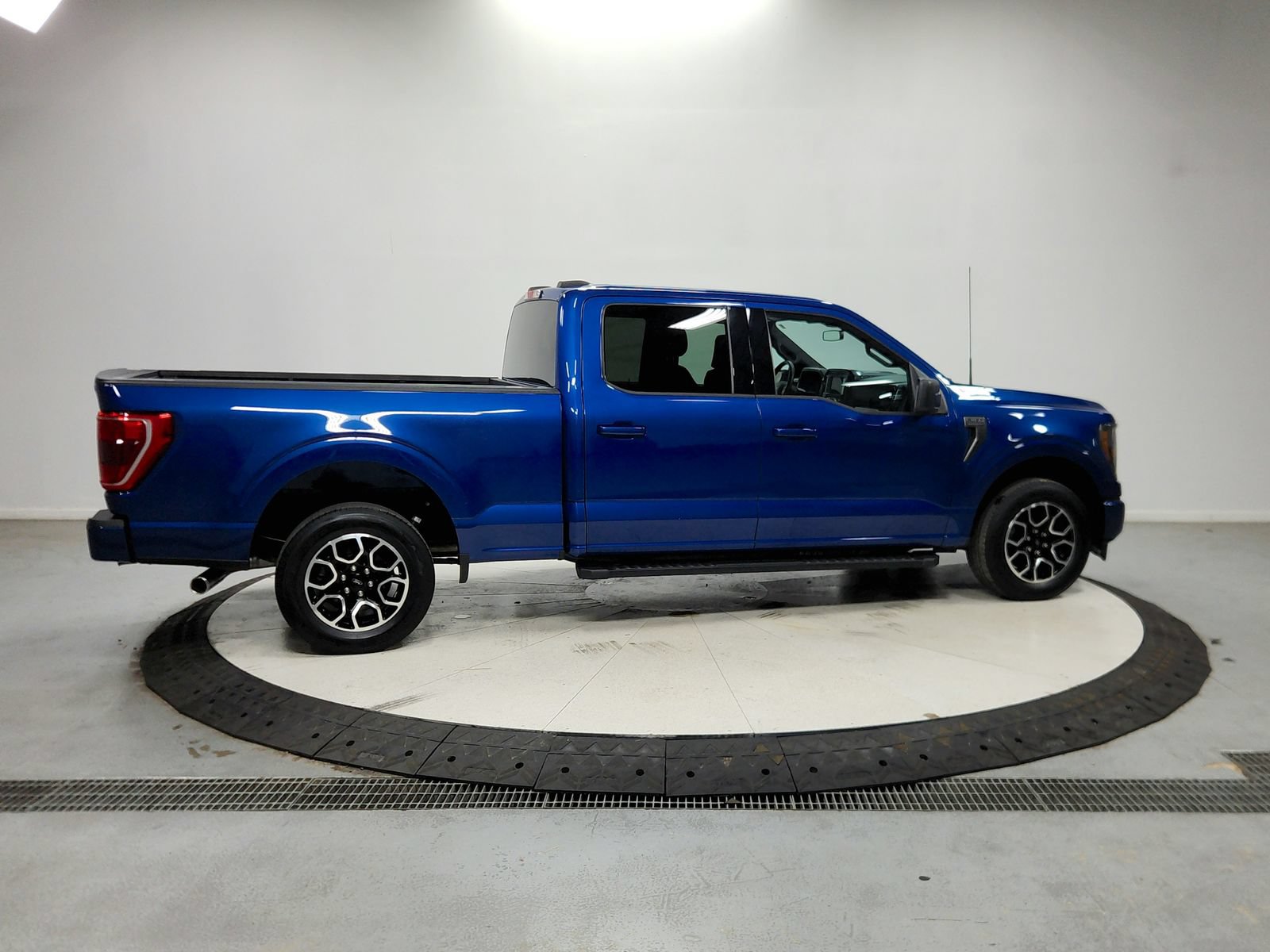 Used 2023 Ford F150 2WD SuperCrew image 9