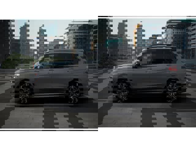 New 2026 BMW X7 M60i image 4